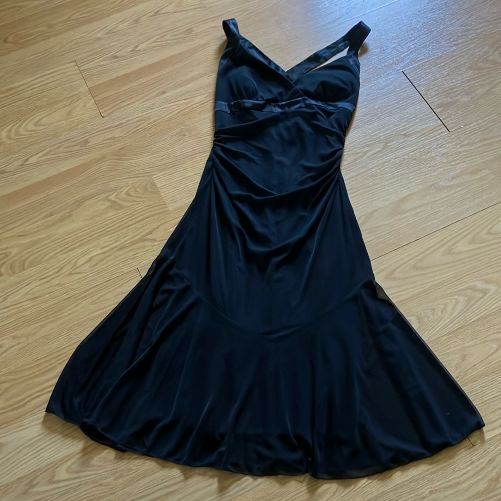 Le Chateau Black Sleeveless Sweetheart Midi Dress
